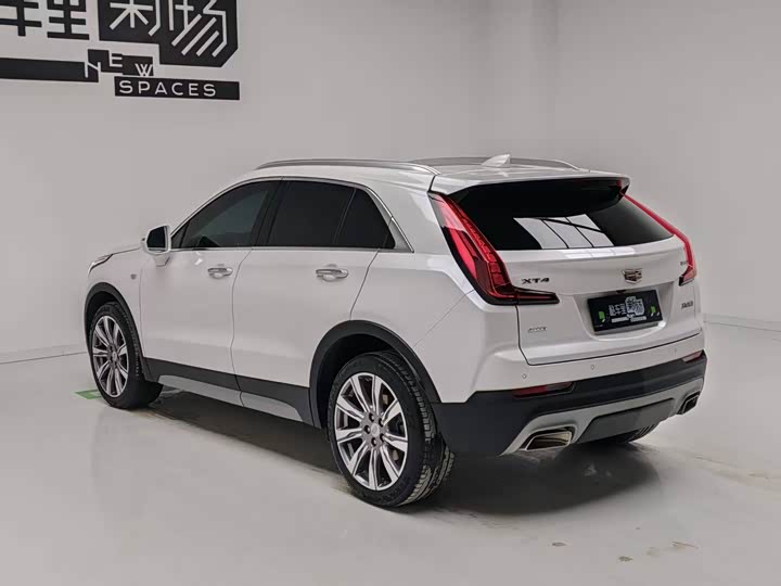 Фото 6 - Cadillac XT4