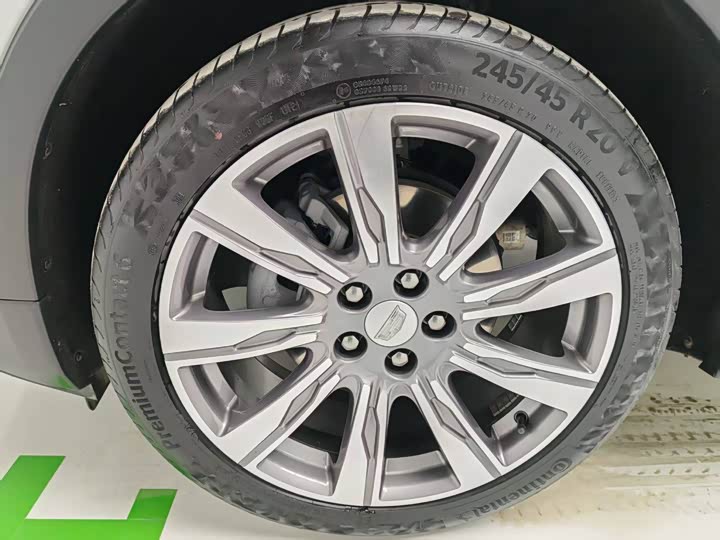 Фото 8 - Cadillac XT4