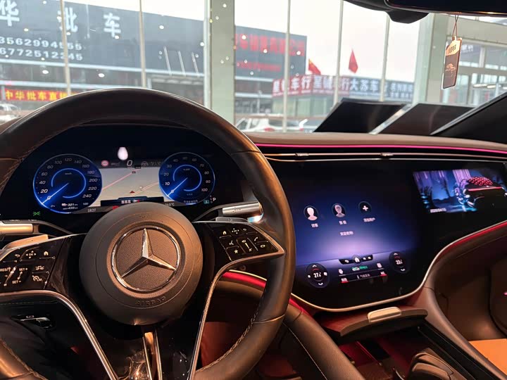 Photo 3 - Mercedes-Benz EQS
