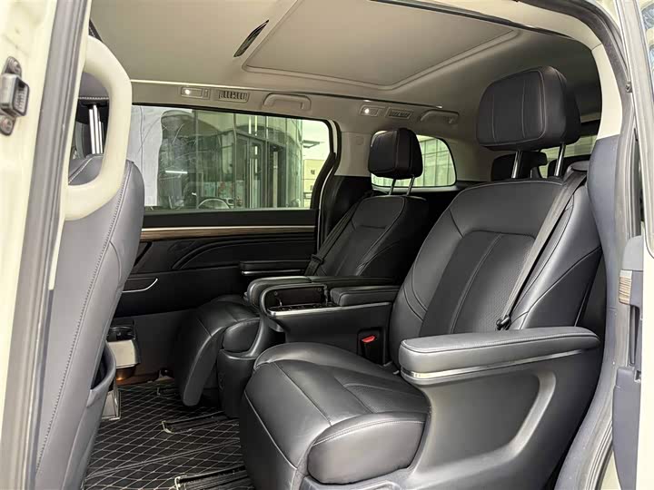 صورة 9 - GAC Trumpchi M8
