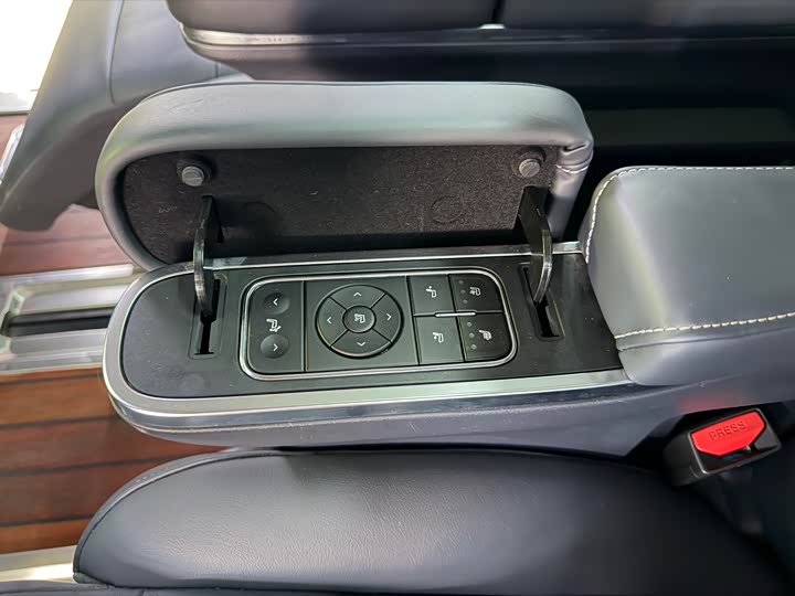 Фото 8 - GAC Trumpchi M8