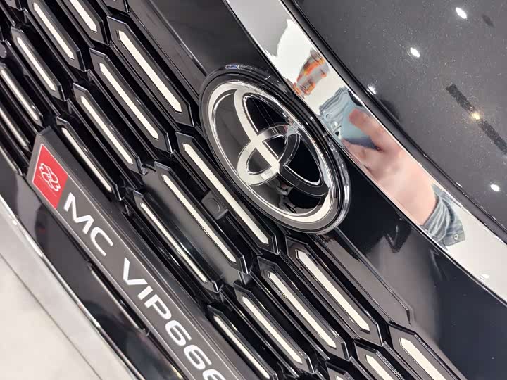 Toyota Granvia 2026 2026款 2.5L混动 尊爵MAX四驱版