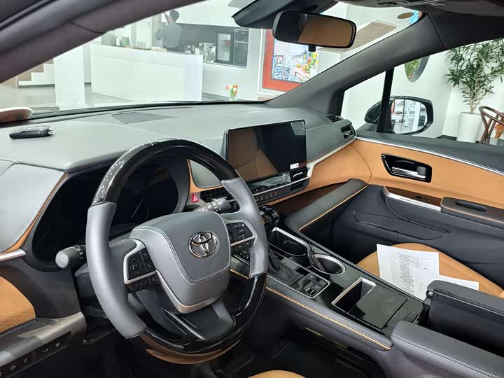 Toyota Granvia 2026 2026款 2.5L混动 尊爵MAX四驱版