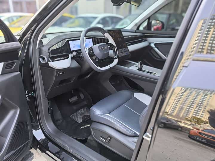 Фото 7 - Geely Atlas L