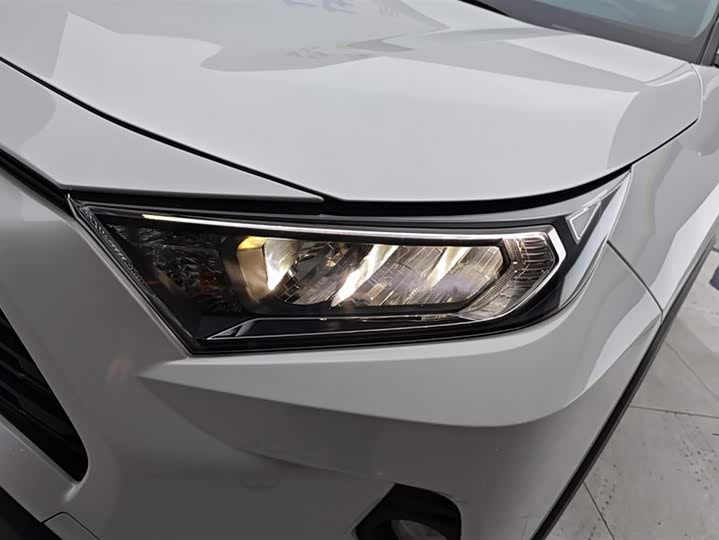 صورة 5 - Toyota RAV4