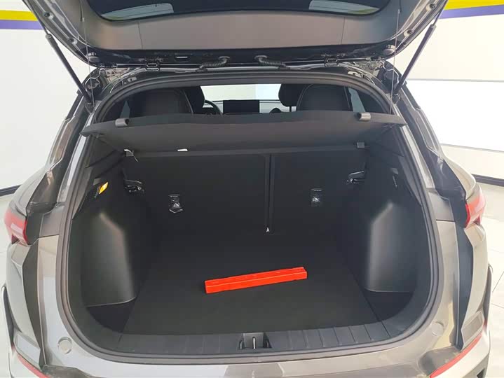 Geely Coolray 2025 2025款 缤越L 1.5TD DCT 星钻