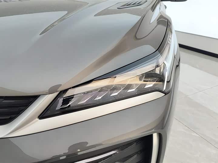 Geely Coolray 2025 2025款 缤越L 1.5TD DCT 星钻