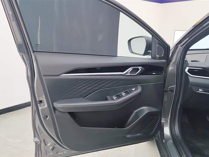 Geely Coolray 2025 2025款 缤越L 1.5TD DCT 星钻