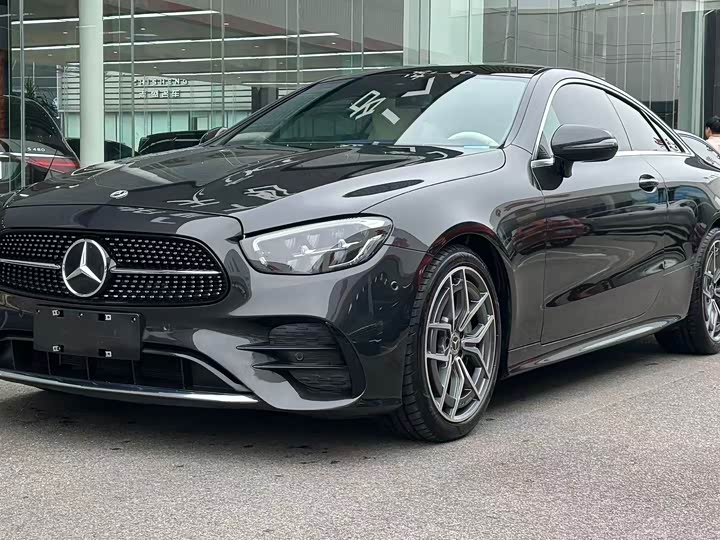 Фото 3 - Mercedes-Benz E-Class