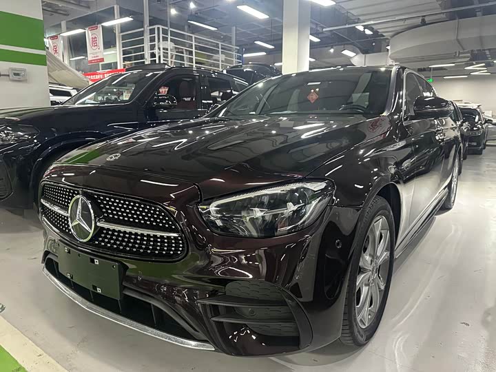 Фото 1 - Mercedes-Benz E-Class