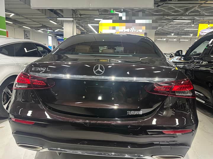 Фото 5 - Mercedes-Benz E-Class