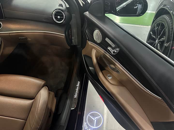 Фото 7 - Mercedes-Benz E-Class
