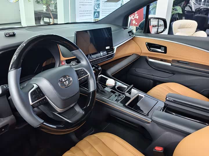 Toyota Granvia 2026 2026款 2.5L混动 尊爵MAX四驱版