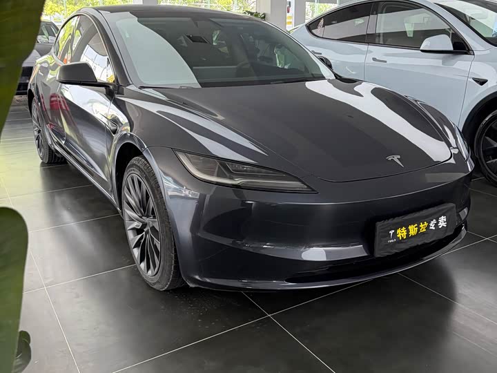Photo 3 - Tesla Model 3