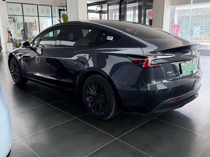Photo 5 - Tesla Model 3