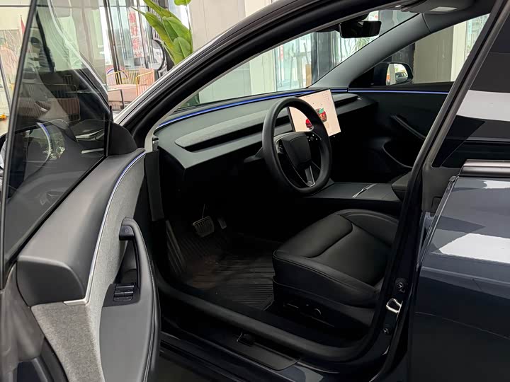 Photo 7 - Tesla Model 3