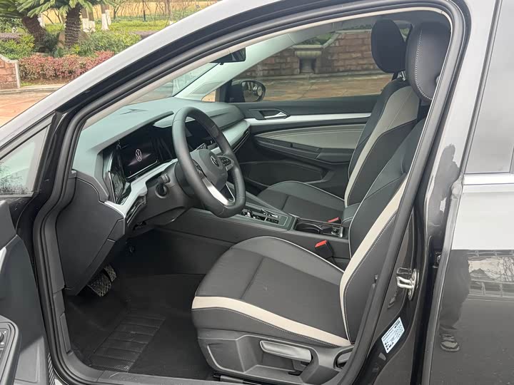 Фото 7 - Volkswagen Golf