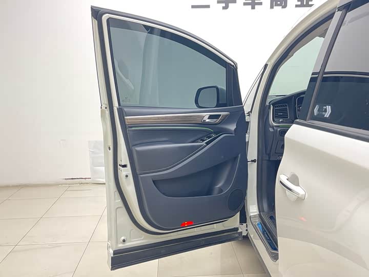 GAC Trumpchi M8 2021 2021款 领秀系列 390T 至尊版