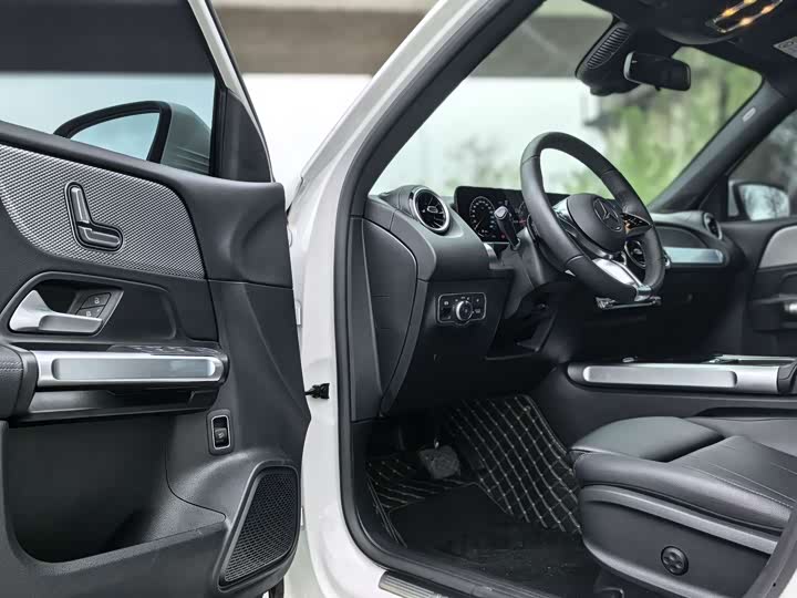 Фото 3 - Mercedes-Benz GLB-Class