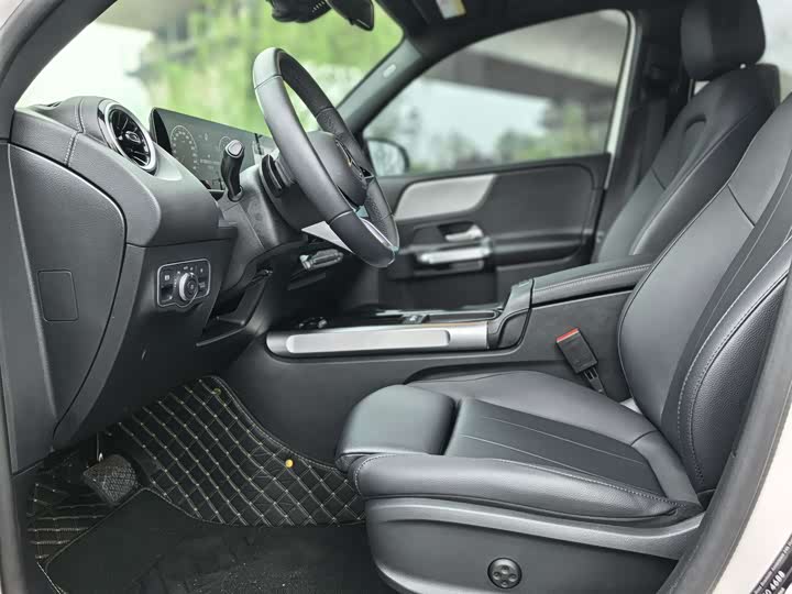 Фото 4 - Mercedes-Benz GLB-Class
