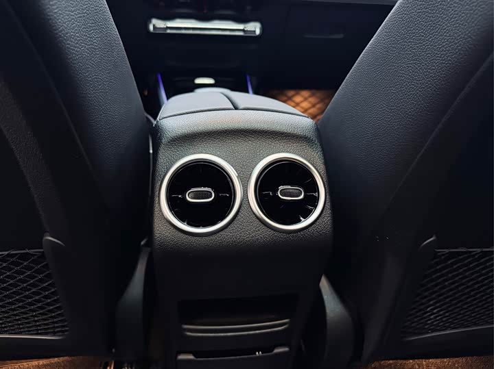 Mercedes-Benz GLB-Class 2024 2024款 GLB 220 动感型