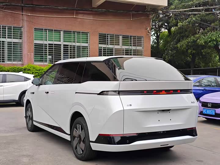 XPeng X9 2025 2025款 纯电 650长续航 Max
