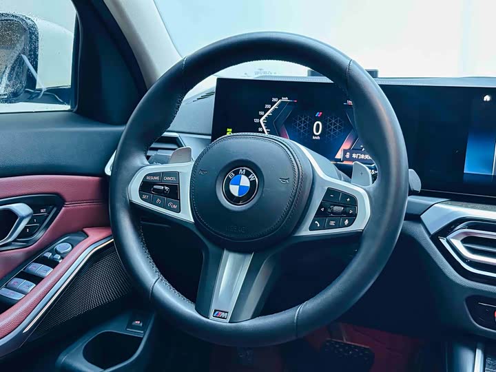 Photo 6 - BMW 3 Series
