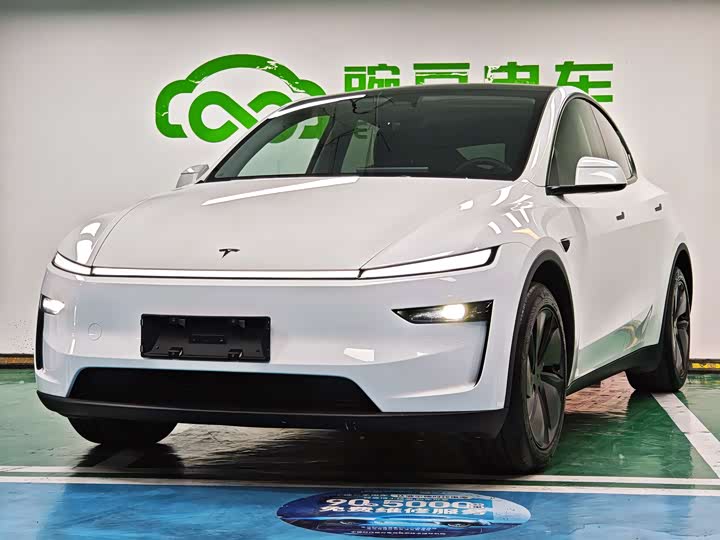 Photo 3 - Tesla Model Y