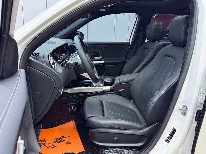 Фото 9 - Mercedes-Benz GLB-Class