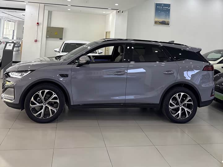 Фото 3 - BYD Tang Hybrid/EV