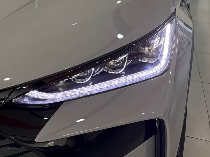 Фото 5 - BYD Tang Hybrid/EV