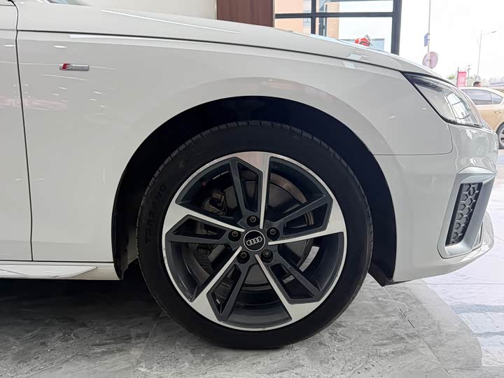 Zdjęcie 7 - Audi A4L