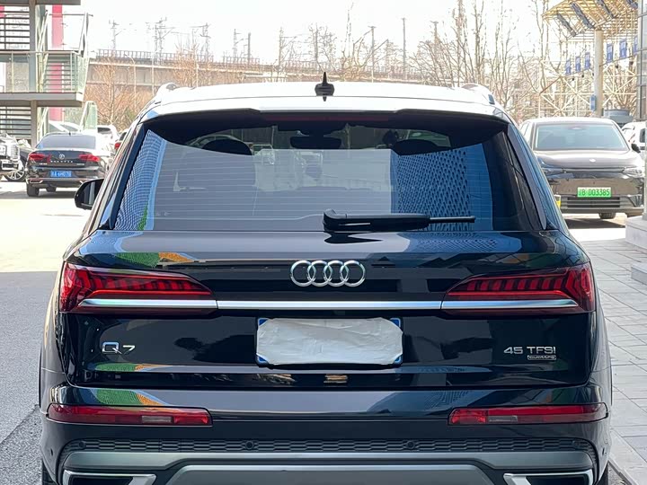 Zdjęcie 7 - Audi Q7