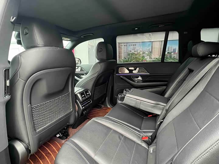 صورة 9 - Mercedes-Benz GLS-Class