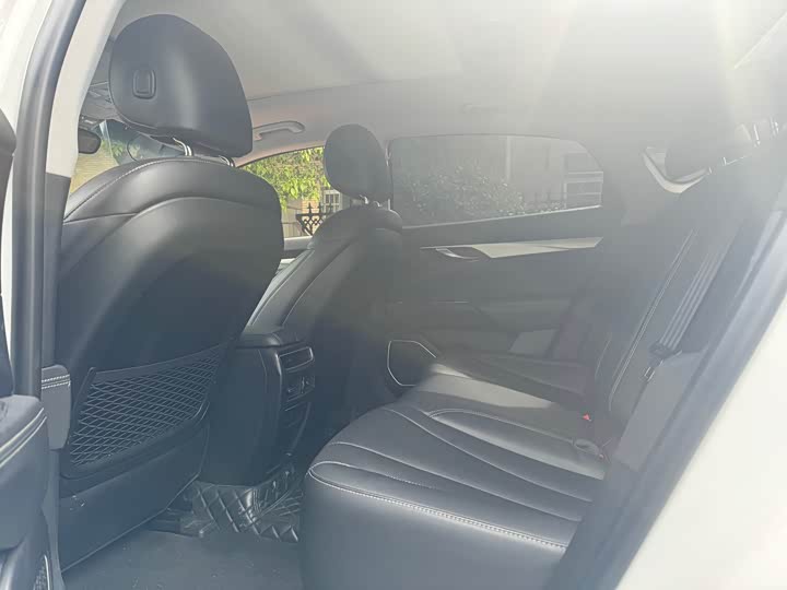 Geely Emgrand GT 2021 2021款 1.8T 领航版+