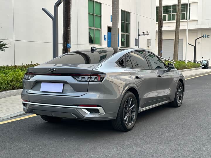 Ford Mondeo 2025 2025款 2.0T EcoBoost 豪华型