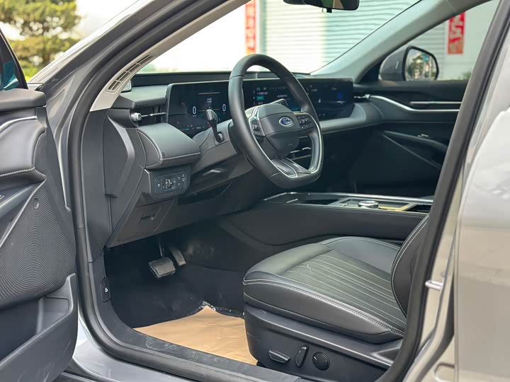 Ford Mondeo 2025 2025款 2.0T EcoBoost 豪华型