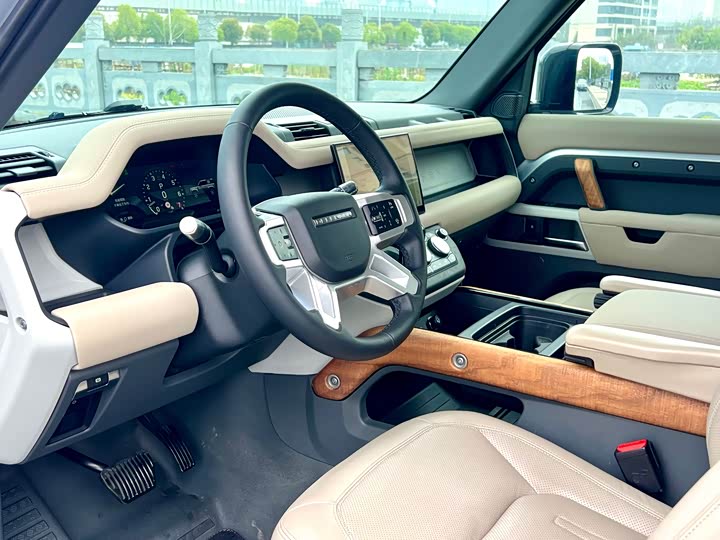 Zdjęcie 4 - Land Rover Defender