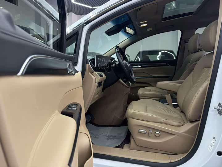 Zdjęcie 4 - Buick GL8 ES
