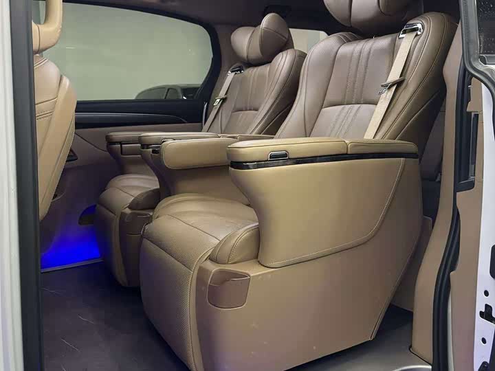 Zdjęcie 6 - Buick GL8 ES