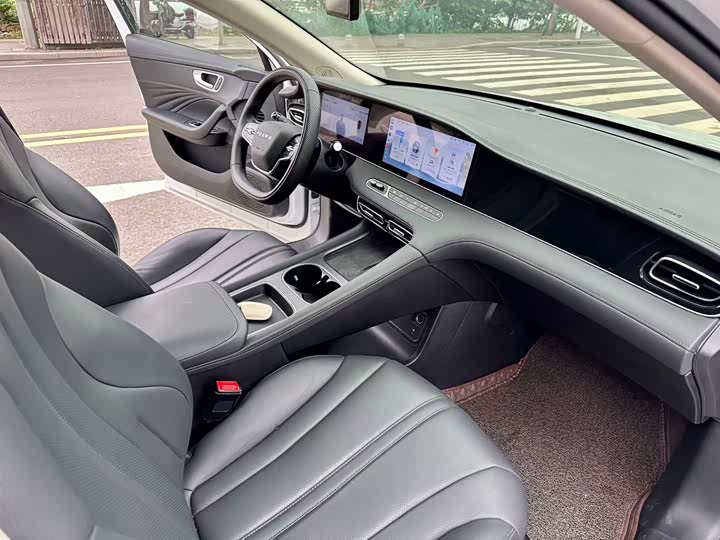 Roewe D7 2023 2023款 DMH 125km 超越版