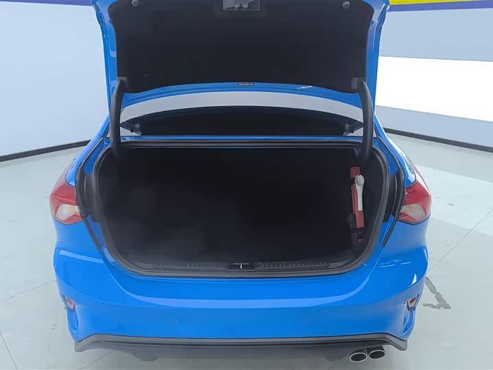 Ford Focus 2022 2022款 三厢 EcoBoost 180 自动ST Line