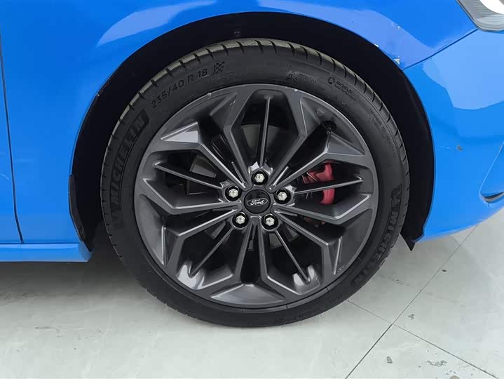 Ford Focus 2022 2022款 三厢 EcoBoost 180 自动ST Line