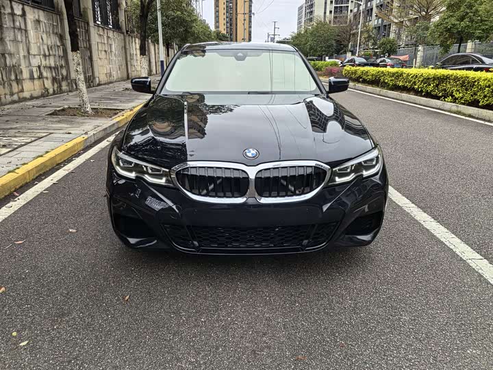 Photo 2 - BMW 3 Series