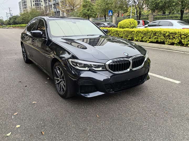 Photo 3 - BMW 3 Series