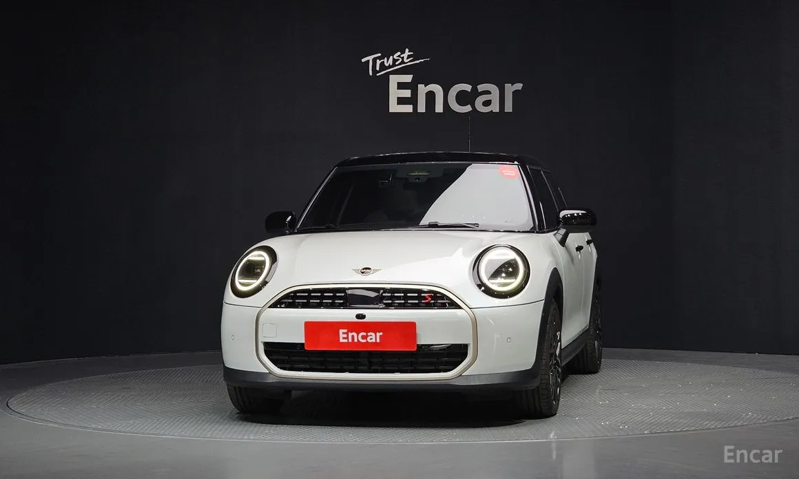 Mini Cooper 2024 5 Door Favoured