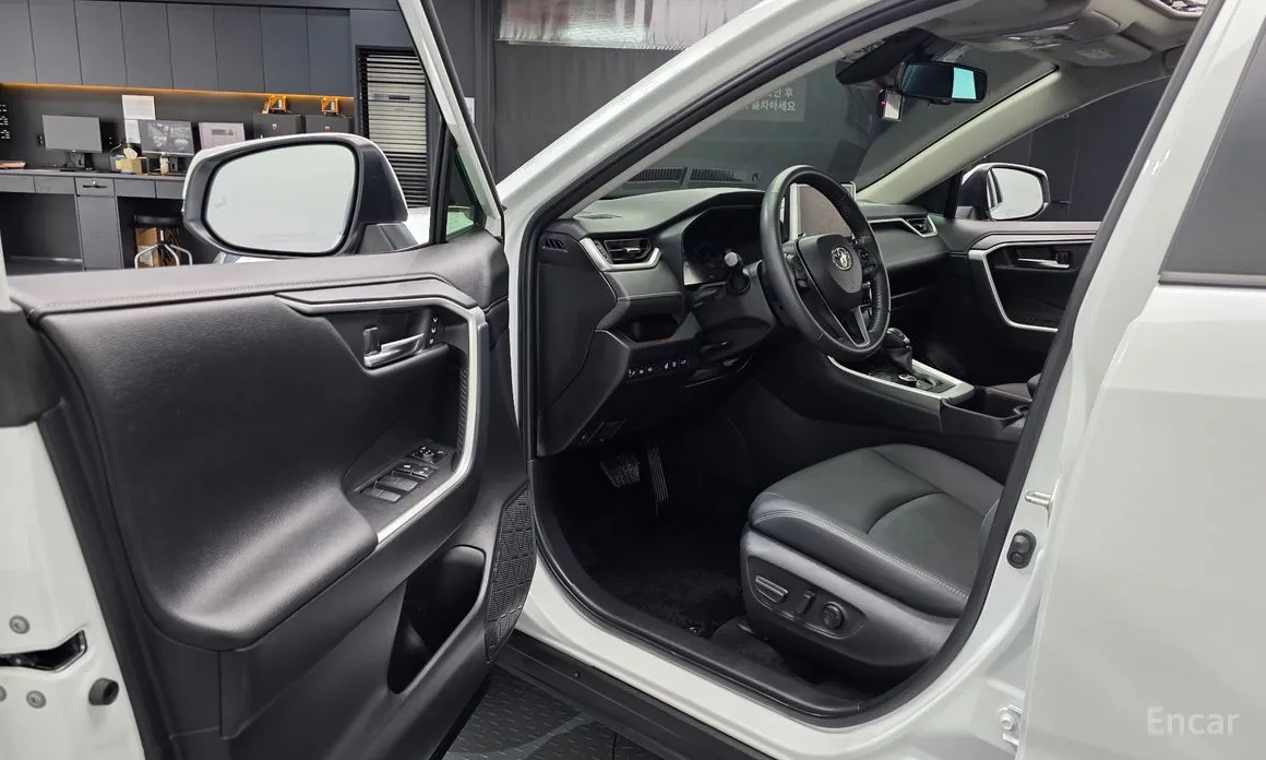 Toyota RAV4 2019 2,5 4WD Hybrid LTD