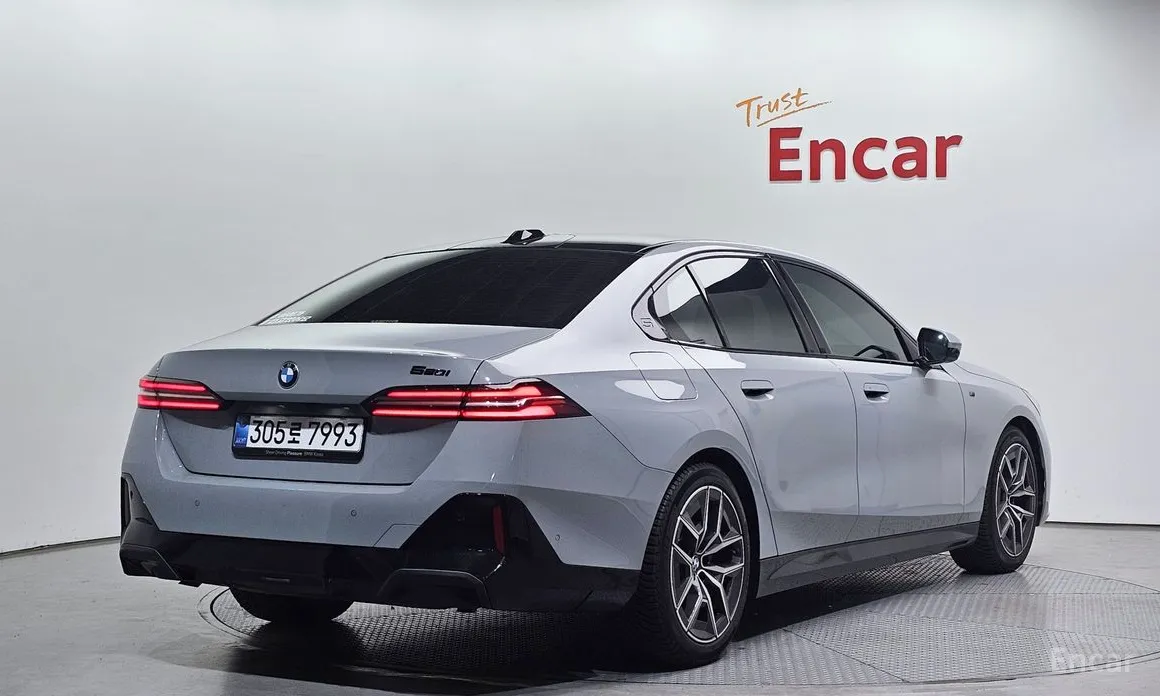BMW 5 Series 2023 520i M Sport