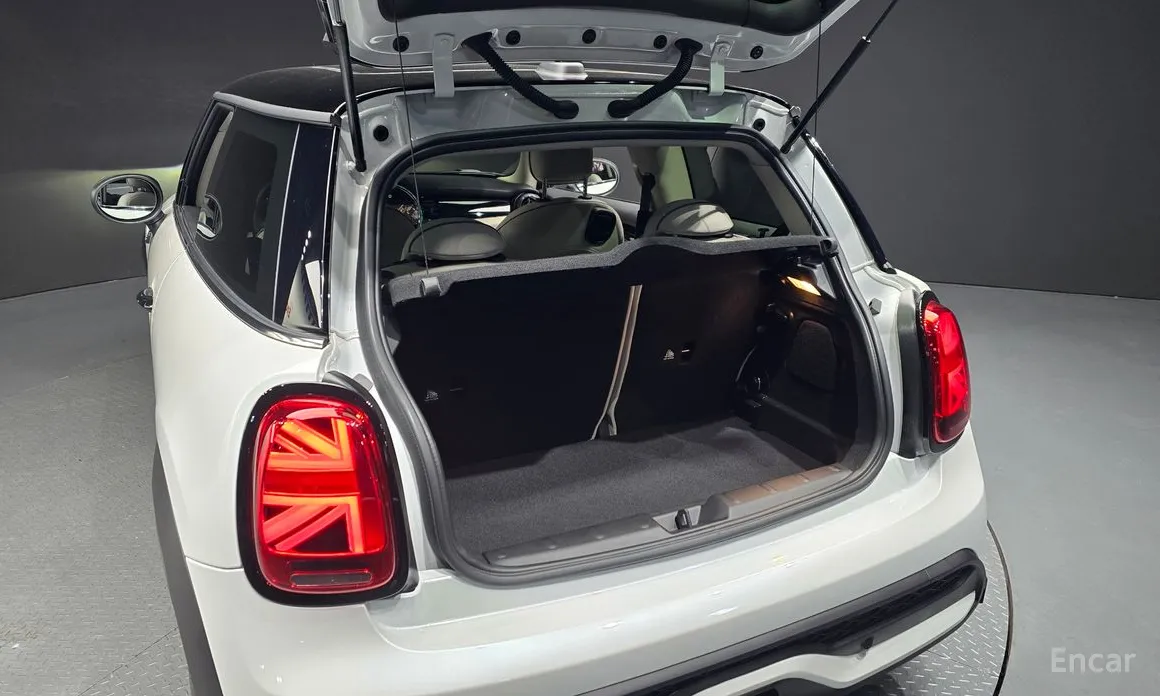 Mini Cooper 2001 Classic Launch Pack