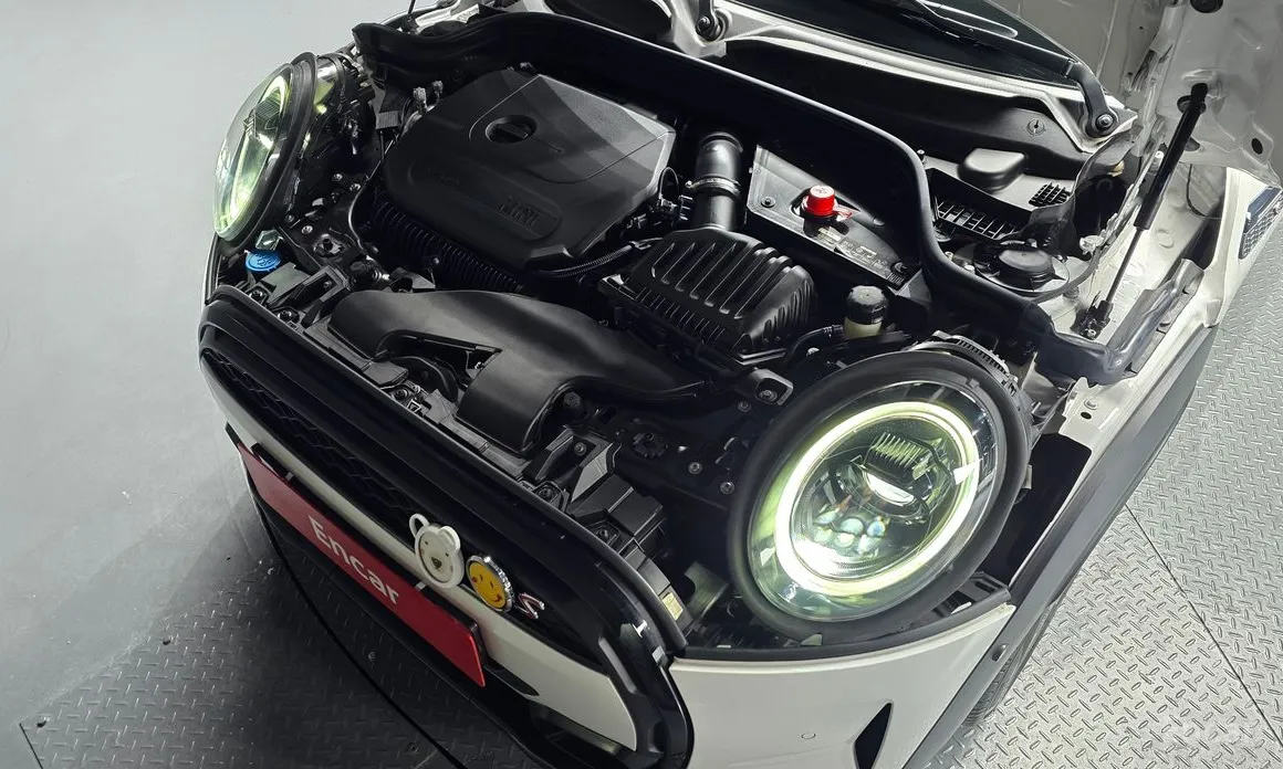 Mini Cooper 2001 Classic Launch Pack